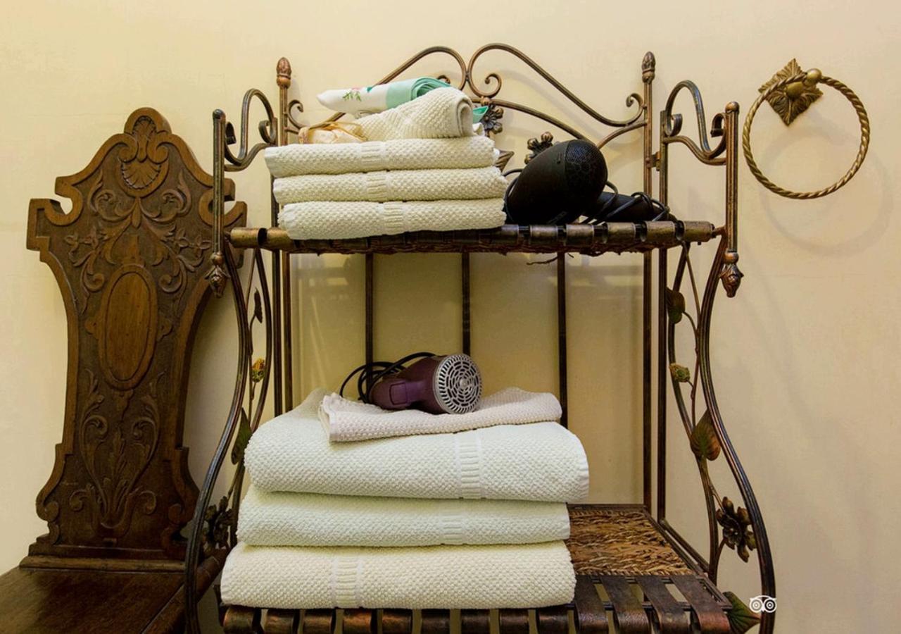 נאפולי B&B Atmosfere Del Centro Storico חדר תמונה