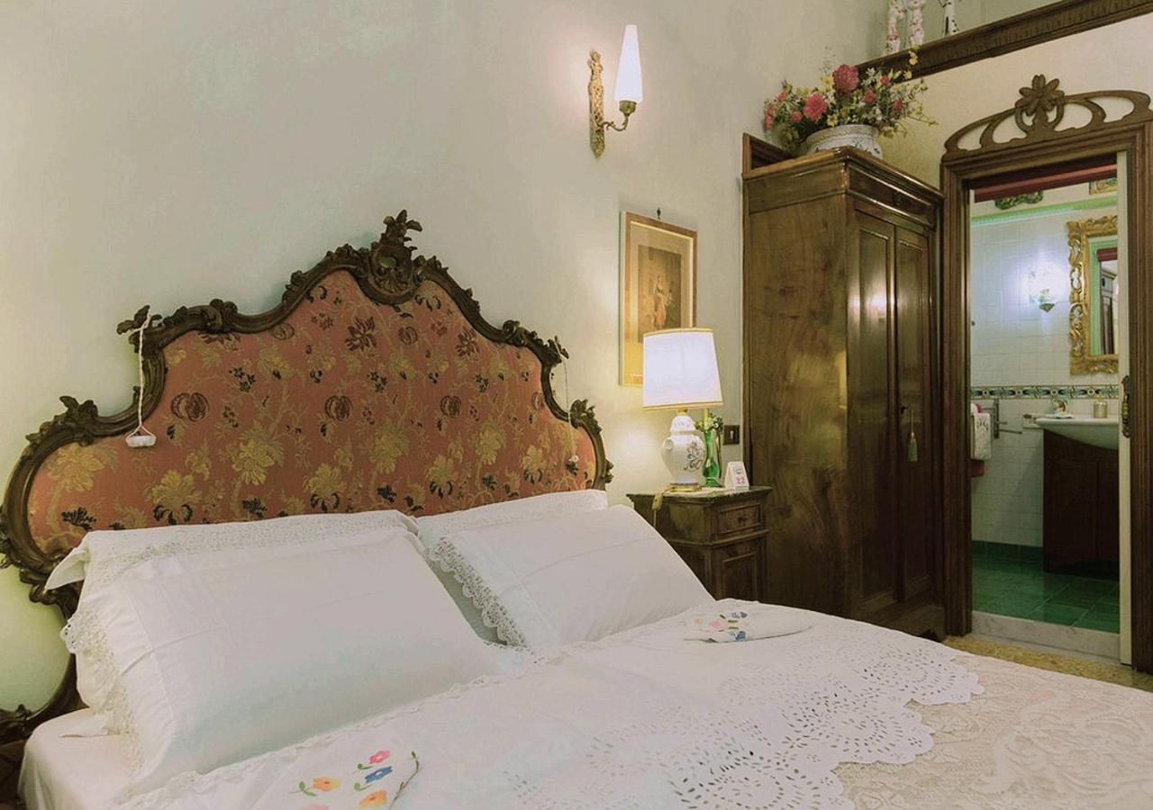 נאפולי B&B Atmosfere Del Centro Storico חדר תמונה